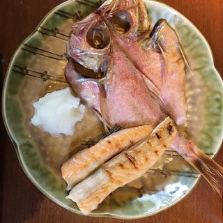 金目鯛とサーモンハラスの焼き(kitchenラビット)