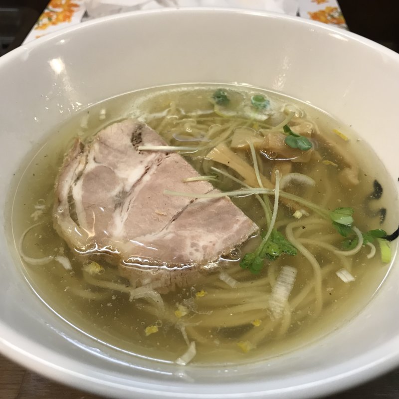 淡麗ゆず塩ラーメン(ラーメン専門店 ゆうひ屋)