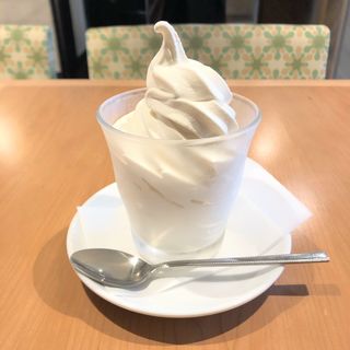 北海道生乳ソフトクリーム(淡路坂珈琲)
