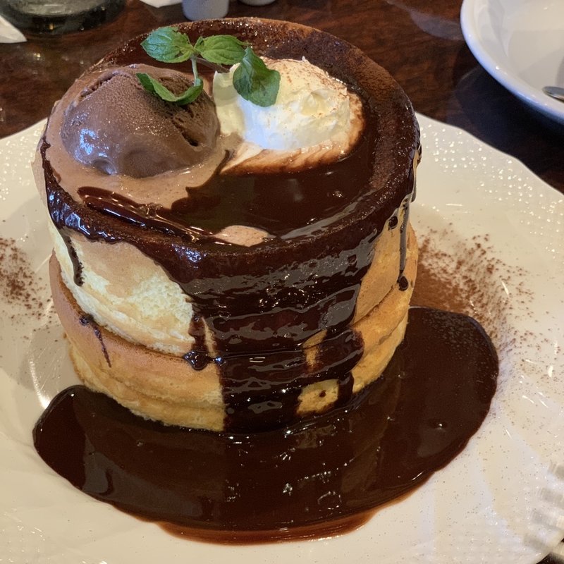 生チョコレートのスフレパンケーキ(星乃珈琲店 栄店)