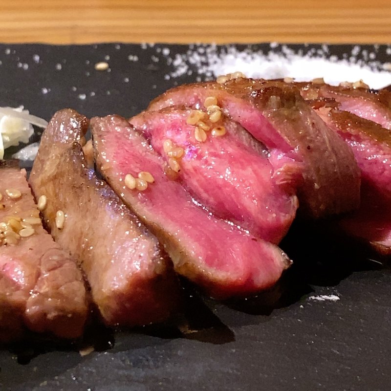 厚切り牛タンレアステーキ(駅前酒場 まるゆう)