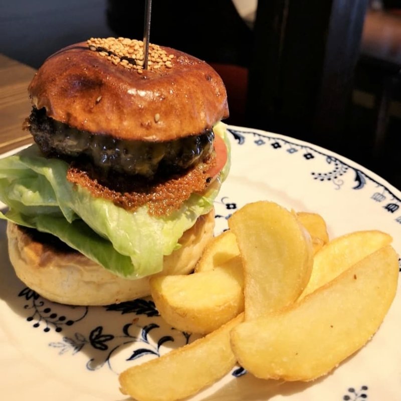 チーズバーガー(だるま珈琲)