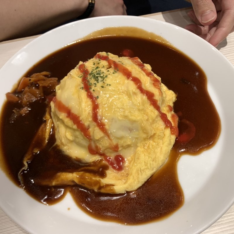 卵とチーズのふわふわオムライス(京たまごキッチン モレット)