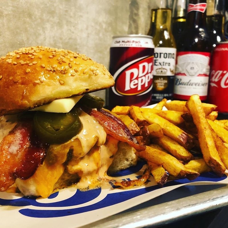ハラペーニョバターベーコンチーズバーガー(Hyoe's Burgers+Fries)