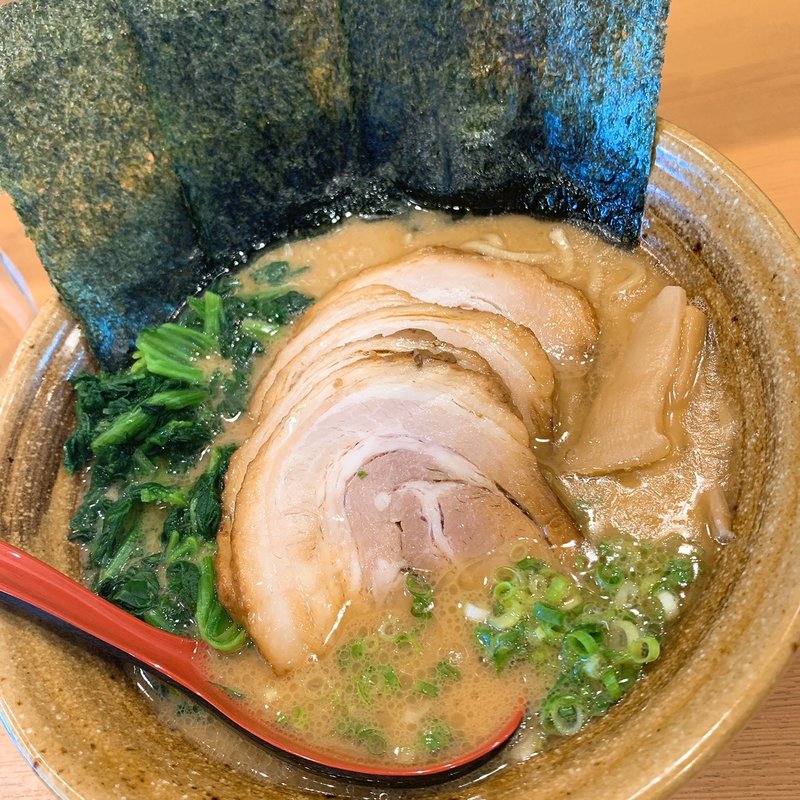 チャーシュー麺　醤油　ほうれん草追加(麺屋 花一)