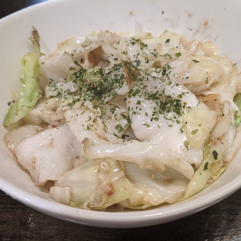 キャベツのアンチョビガーリックソテー(川合鮮魚店)