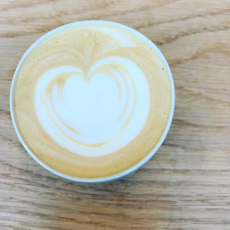 カフェラテ(Leaves Coffee Roasters（リーブス コーヒー ロースターズ）)