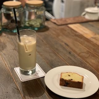 カフェオレ　ラム酒漬けレーズンのパウンドケーキ(珈琲フッコ)