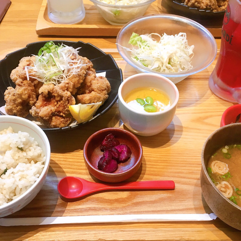 唐揚げ定食？ 富士山(お台所ふらり 春日井店)
