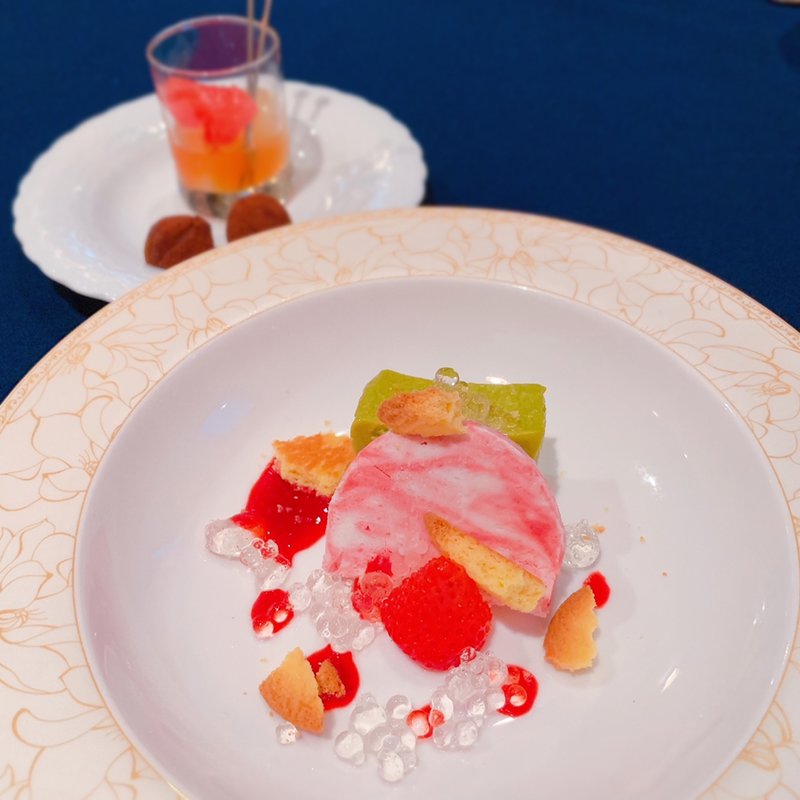 ヨーグルトと木苺のパルフェ(fi-ne)