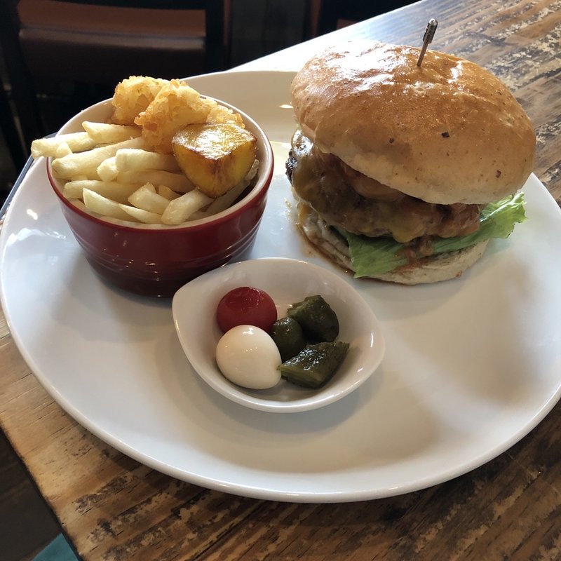 チーズバーガー　ベーコントッピング(EAST VILLAGE)