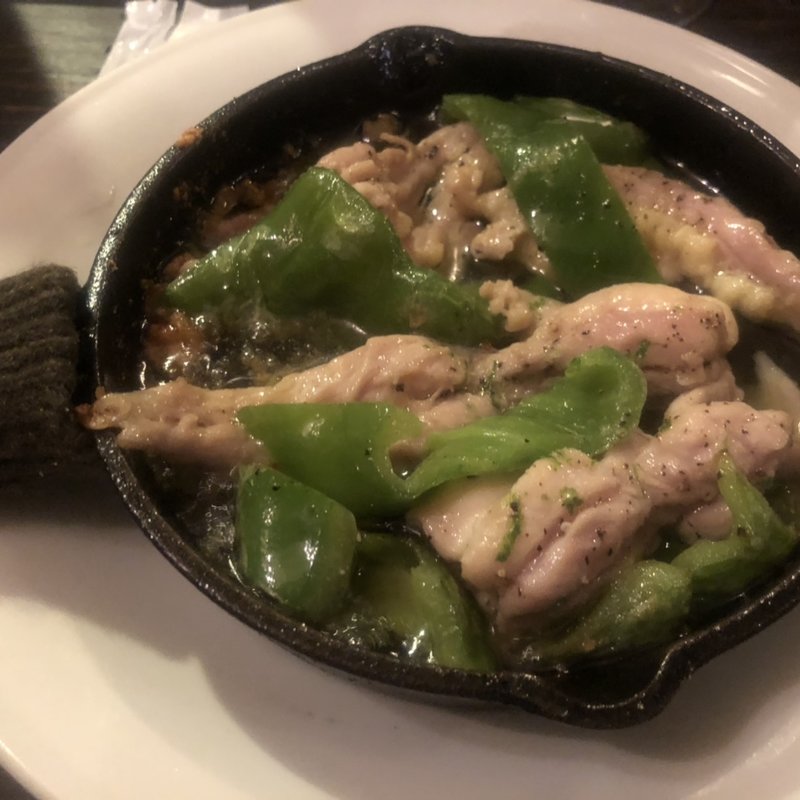 鶏せせりと万願寺唐辛子のアヒージョ すだち風味(MACELLERIA di TAKEUCHI マチェレリーア ディ タケウチ)