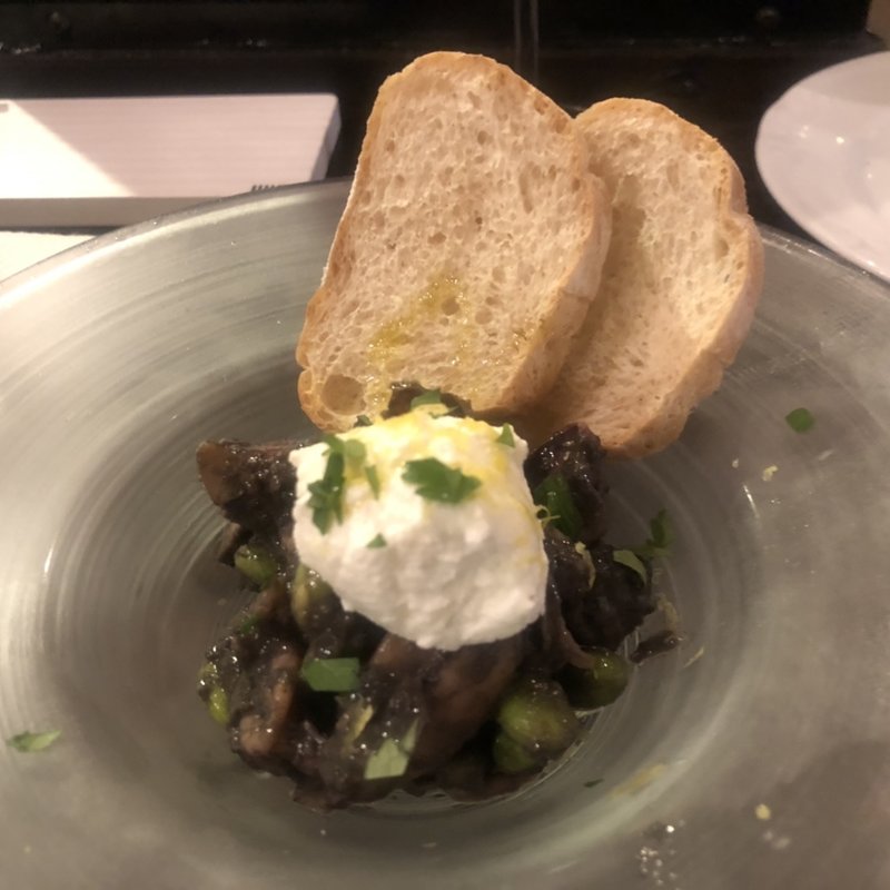 ヒイカと枝豆の旨煮 リコッタチーズ添え(MACELLERIA di TAKEUCHI マチェレリーア ディ タケウチ)