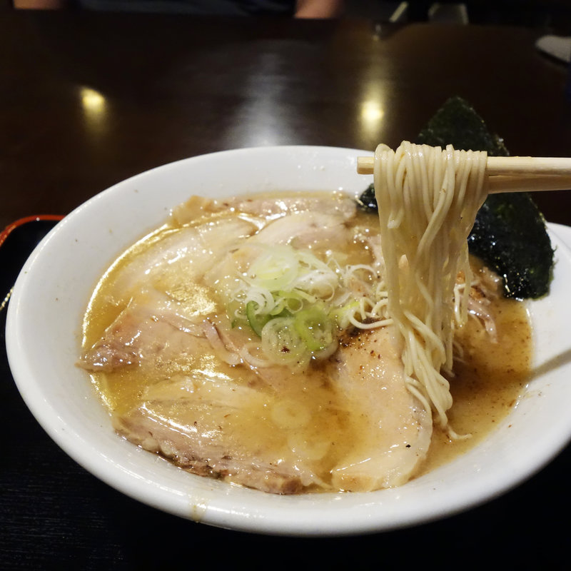 魚だし豚骨ラーメンのチャーシューメン(とまと家)