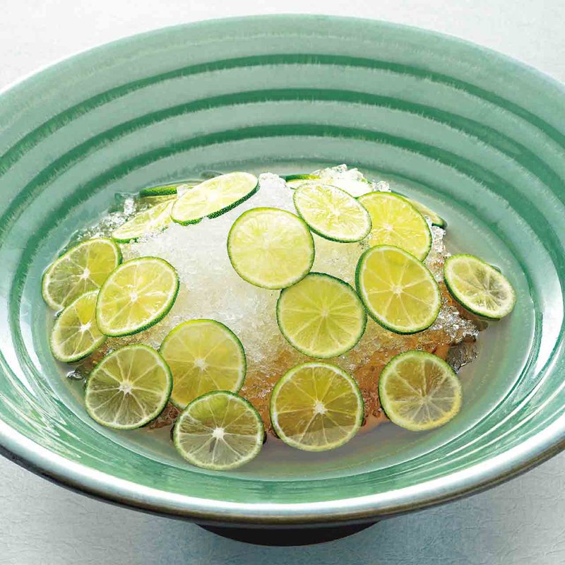 すだちのおうどん(つるとんたん 本町楼)