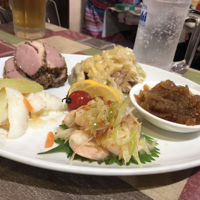 前菜盛り合わせ(餃子屋 満園 三宮店（2号店）)