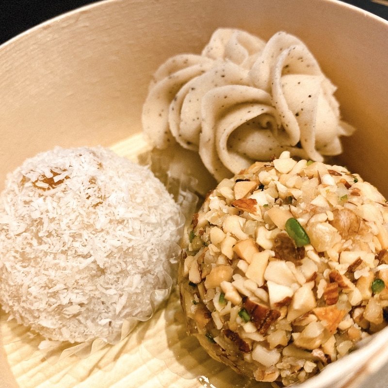 ココナッツ(タケノとおはぎ （TAKENO TO OHAGI）)