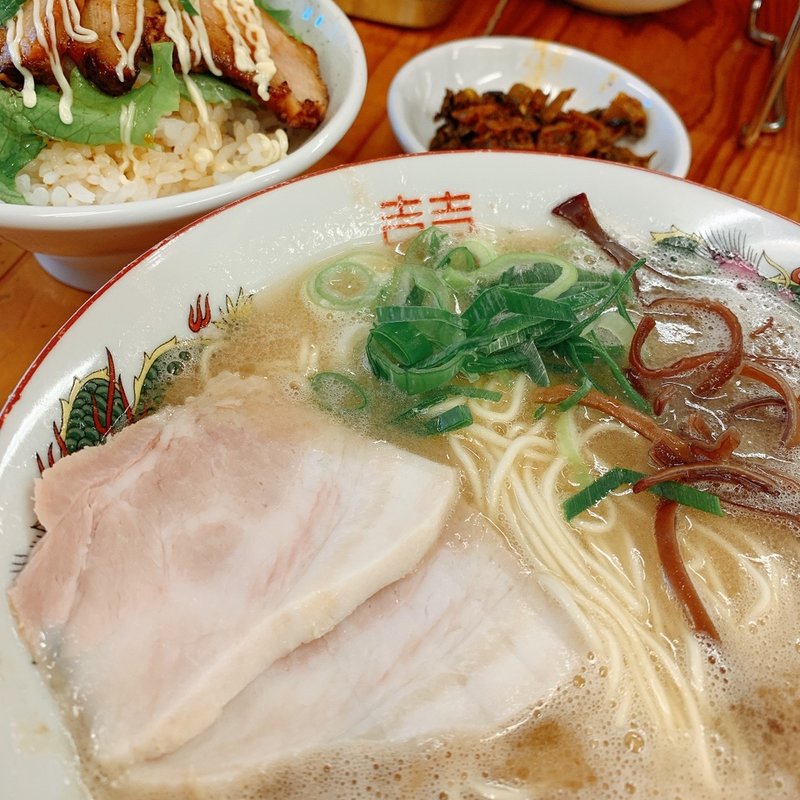 こってりラーメン(福間ラーメン ろくでなし 福津本店)