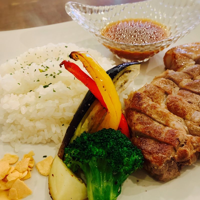 スペインもち豚のトンテキランチ(Torico meat 梅田店)
