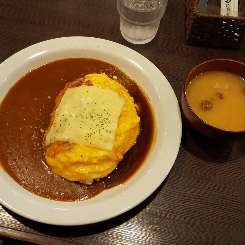 オムカレー(洋食亭おおはし)
