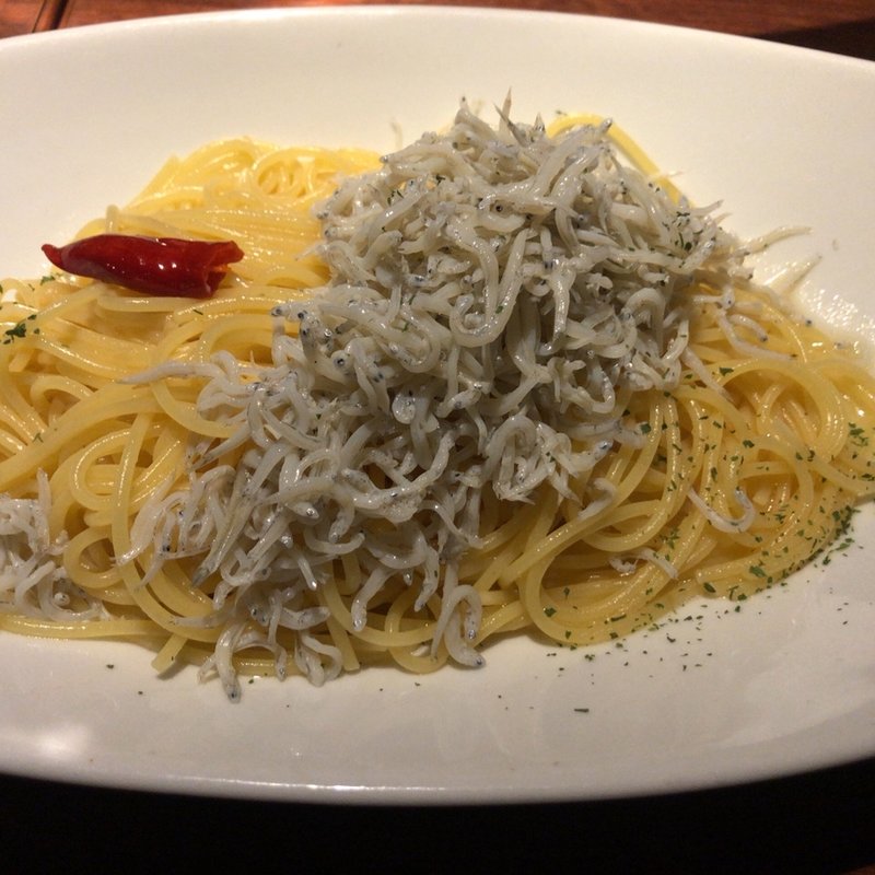 たっぷりしらすのぺペロンチーノ(gigas　Oyster Spot Bar 高田馬場店 （ギガス）)