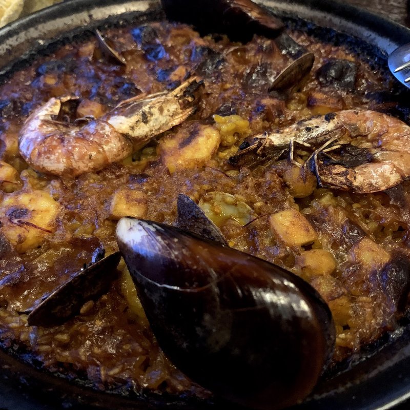 こだわりのパエリア(バソデオロ （Vino y Tapas Vaso de oro）)