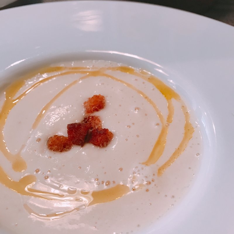 カリフラワーのスープ　ランチメニュー1/2より(TeF（テフ）)