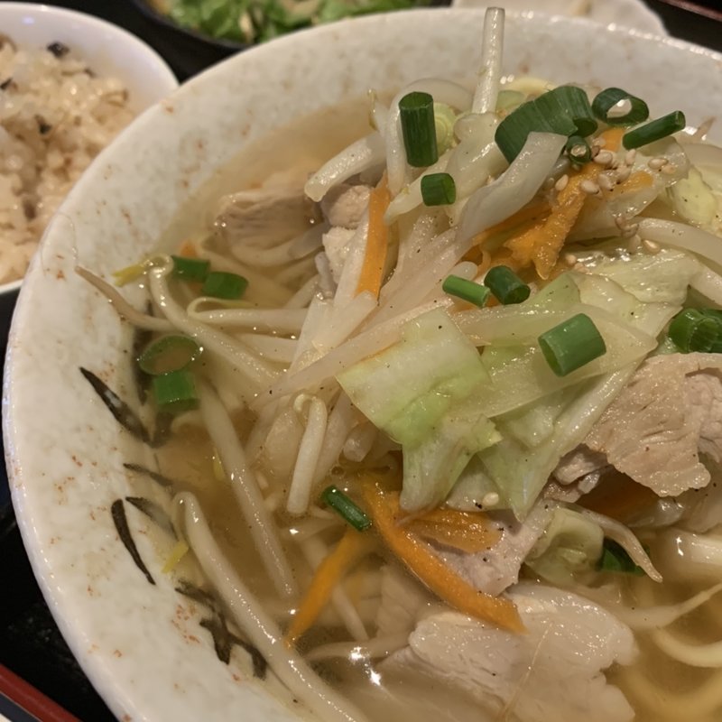 野菜そば(古酒と沖縄料理 島唄楽園美海店)