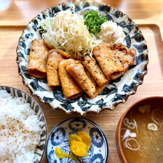 豚ロース味噌漬け定食　大（6枚）(肉屋食堂　太助)
