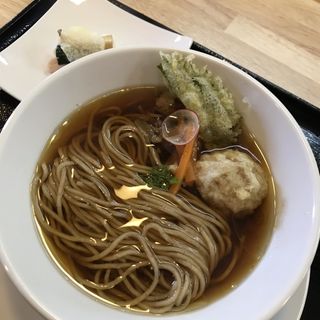 麦そばの醤油(麦の上)