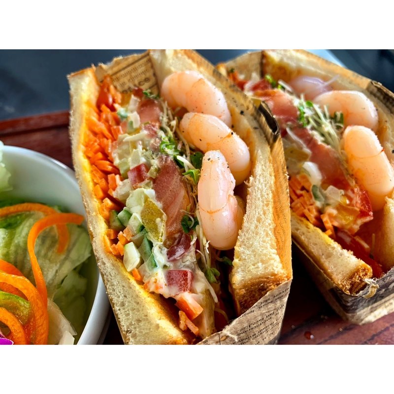 スプラウトシュリンプサンドイッチ(haleiwa.cafe)