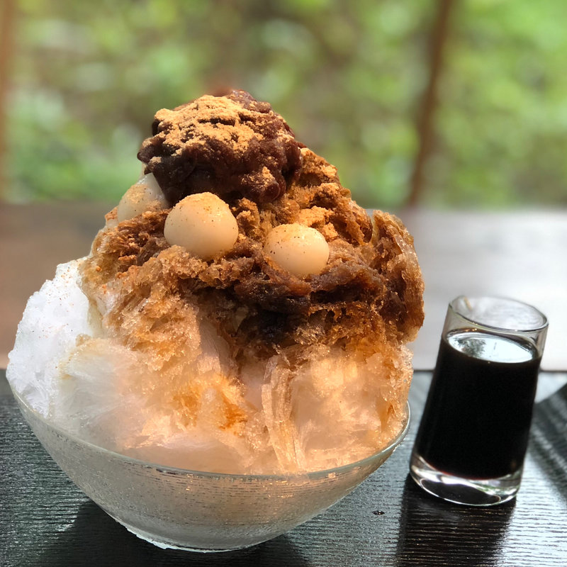 丹波大納言小豆と黒蜜　かき氷(中島大祥堂 丹波本店)