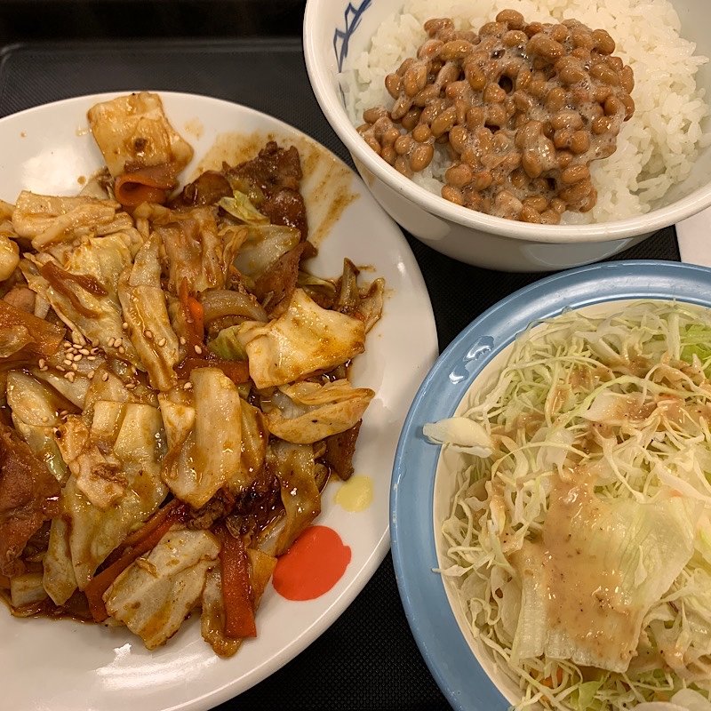 お肉たっぷり回鍋肉定食(半熟玉子)(松屋 南森町駅前店 )