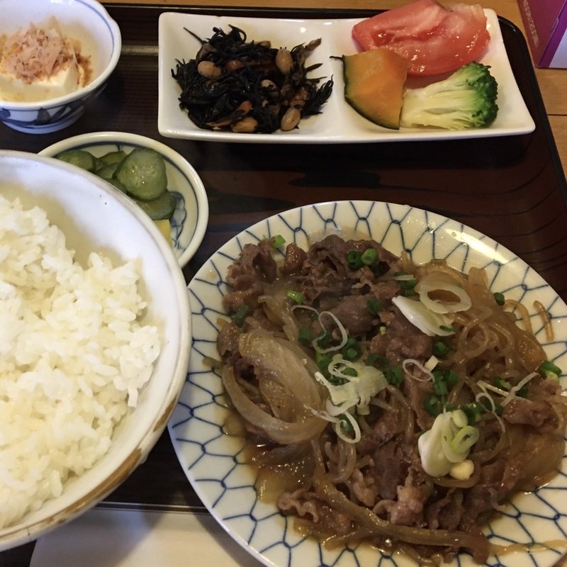 牛皿定食(お食事処 まつざか)