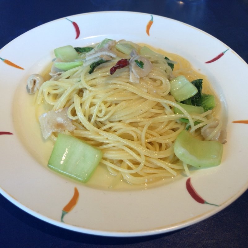 豚バラと青梗菜のアーリオオーリオ(トラットリア・イタリア 品川店)