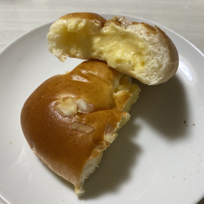 特製カスタードクリームパン(ブーランジェリー エマン)