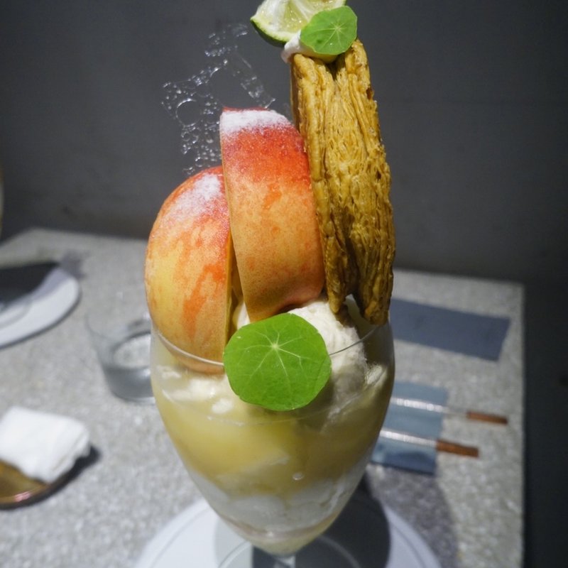 パルフェビジュー　ペシュ(PATISSERIE ASAKO IWAYANAGI)