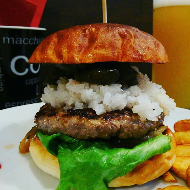 キュウリの醤油漬けと鬼おろしの和風はんばーがー(Kokopelli)