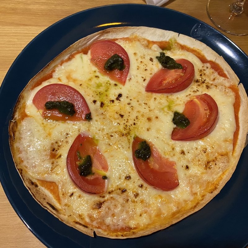 フレッシュトマトのマルゲリータ(Kitchen & Bar AMENO)