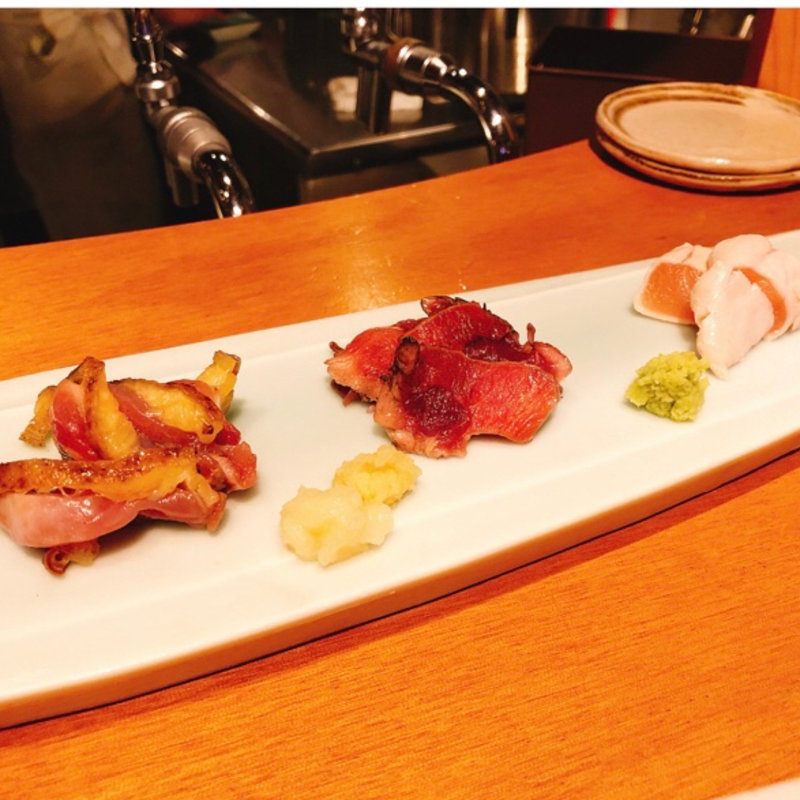 鶏刺し盛合わせ(るこっく)