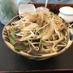 黒ゴマもやしそば(そば処　たから家)