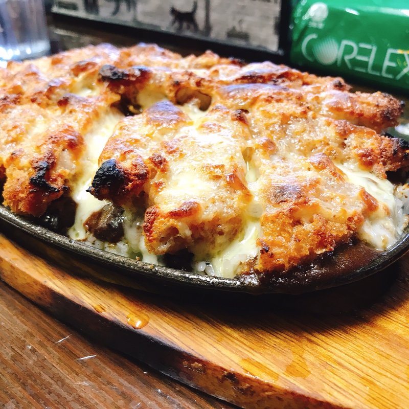 カツ乗せ焼きチーズカレー(アウトサイダー２ )