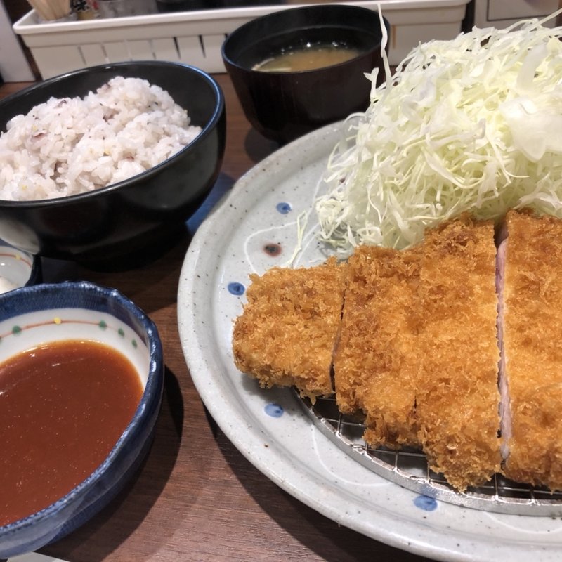 ロースとんかつ定食(とんかつ 三谷)