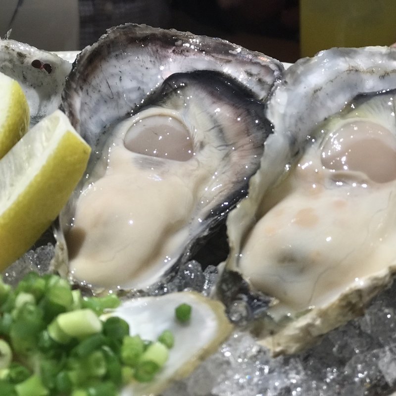 生牡蠣(さかな市場 紙屋町店 （さかないちば）)