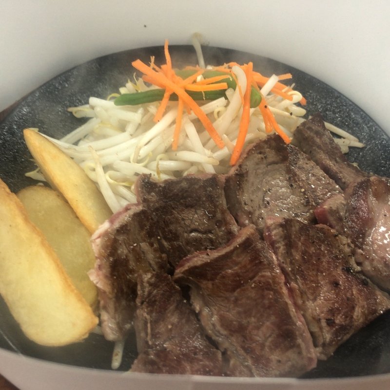 カットステーキ(ステーキハウス鉄板牧場 新宿店)