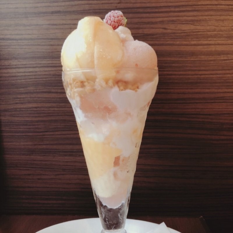 フレッシュ桃のザ・サンデー(デニーズ)