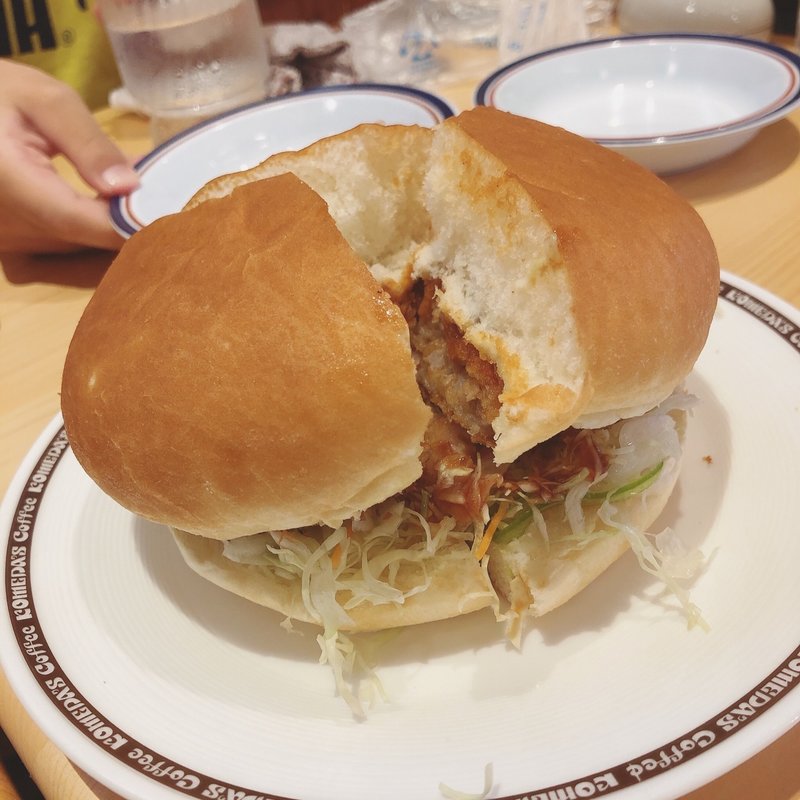 金のメンチカツバーガー(珈琲所 コメダ珈琲店 川崎南加瀬店)
