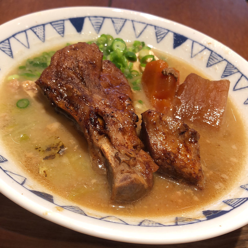 炙りスペアリブ豚汁(ごちとん 代々木本店)