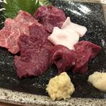 馬刺し5種盛り(熊本馬料理うまかつ)