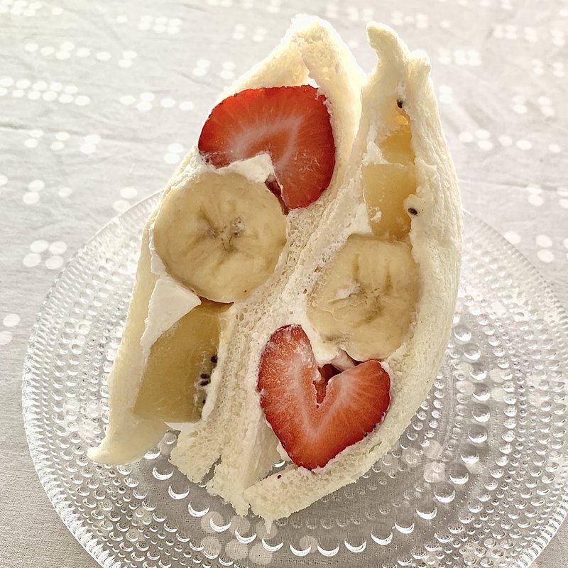 ミックスフルーツサンド(マルトメ･ザ･ジューサリー （Marutome the Juicery）)